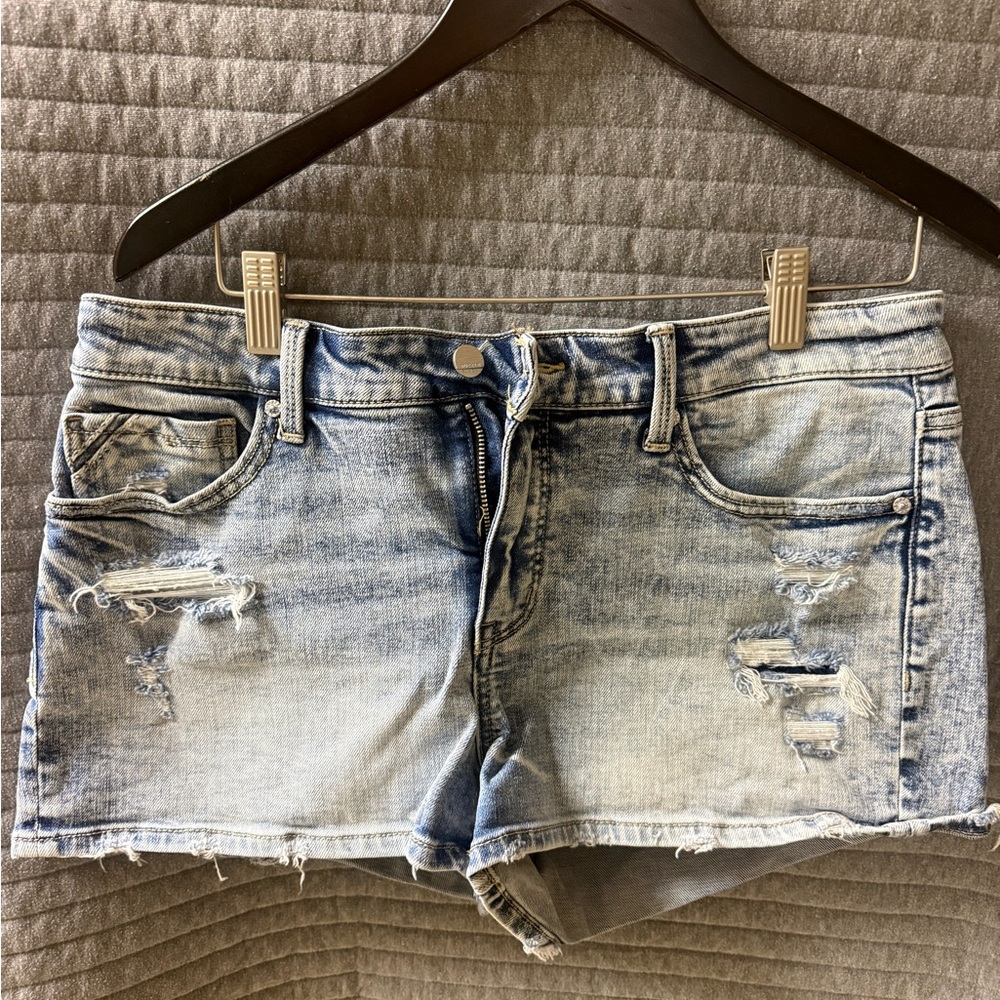 Buckle Black Distressed Light Blue Denim Women’s Shorts